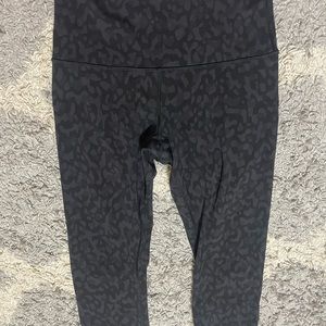 Leopard print lululemon wunderunder 25